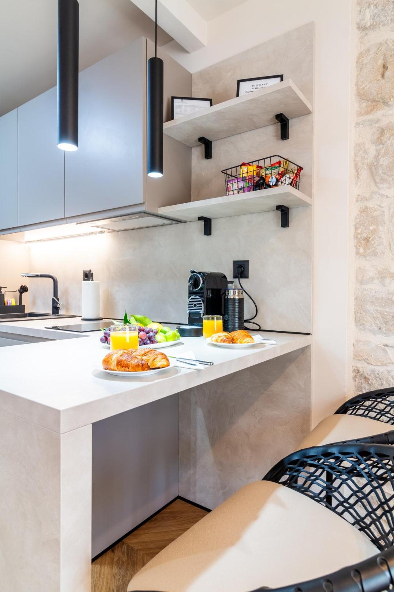 Apartment Centre In Stone House Σπλιτ Εξωτερικό φωτογραφία