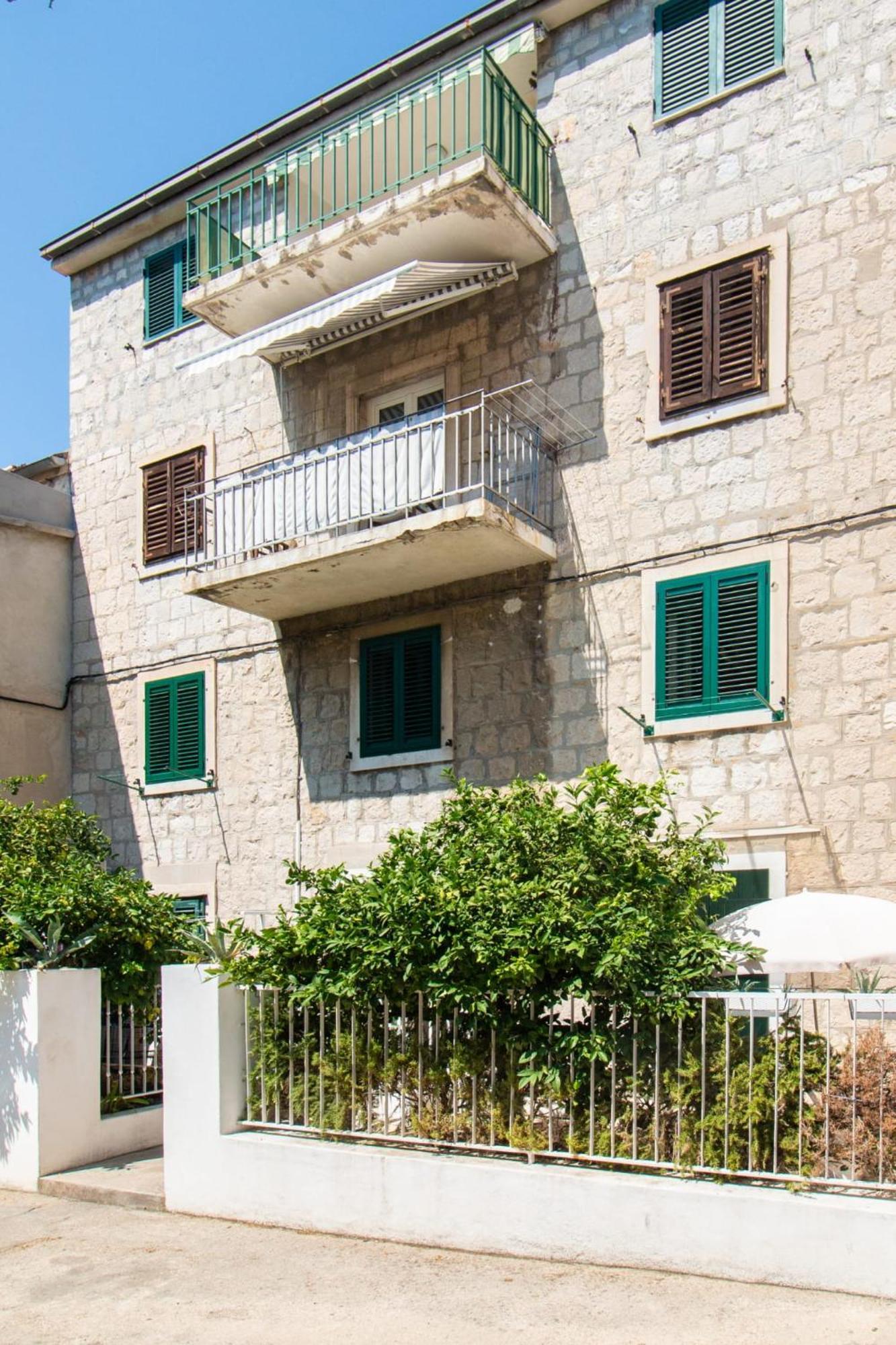 Apartment Centre In Stone House Σπλιτ Εξωτερικό φωτογραφία